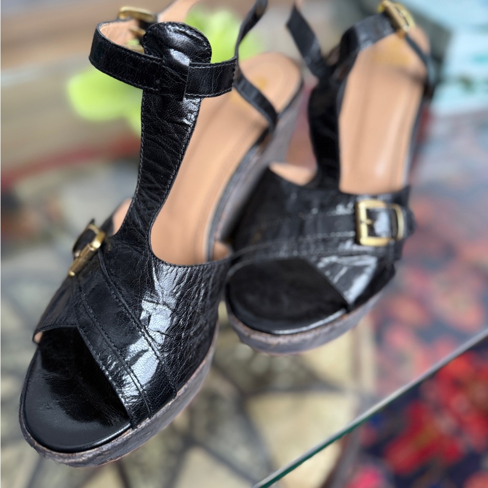 Enrico Fantini, made in Italy, black strap heel with gold hardware, new!